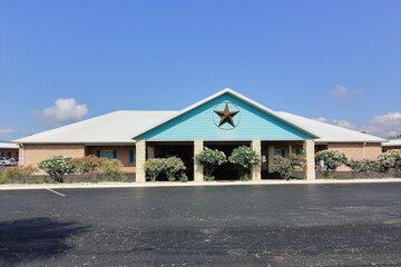 Shark Reef Resort Motel & Cottages