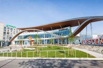 Shopping mall