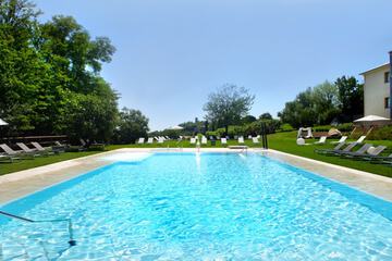 Infinity pool
