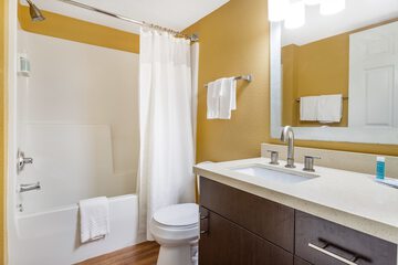 Room 16 of 40