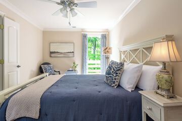 Room 7 of 32