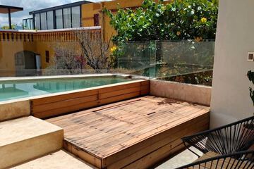 Private spa tub
