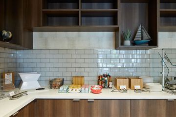 Breakfast/Coffee Service 63 of 80