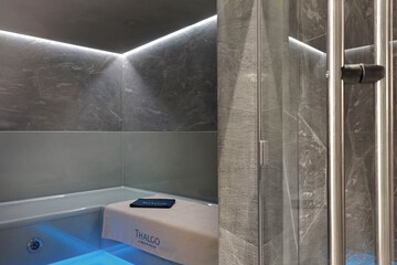 Steam room