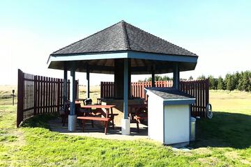 BBQ/picnic area