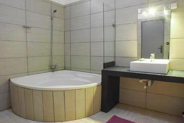 Photo 28