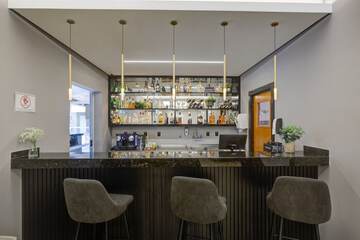Snack bar