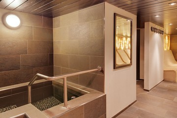 Indoor spa tub