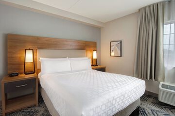 Room 28 of 61
