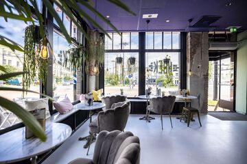 Coffee shop