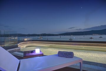 Rooftop pool