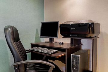 Business Center 27 of 28