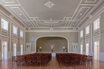 Meeting facility