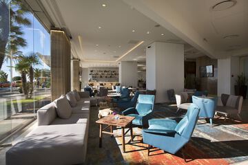 Lobby lounge