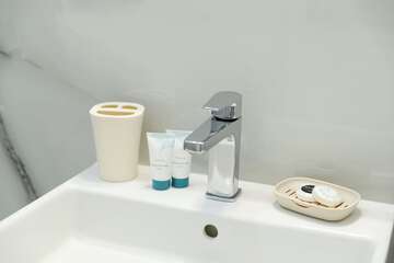 Bathroom amenities