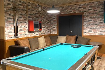 Sports bar
