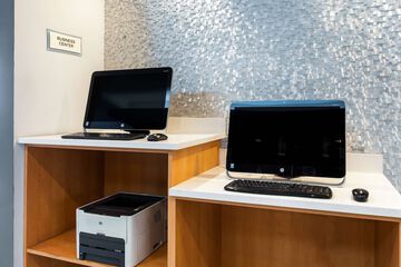 Business Center 52 of 58