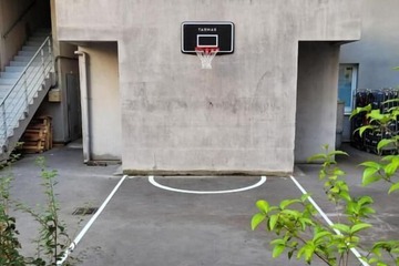 Children's play area - outdoor