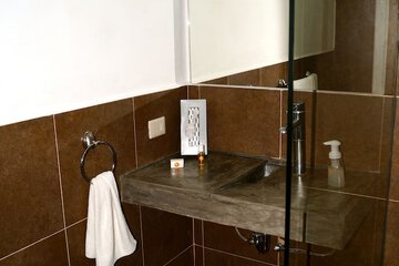 Bathroom sink