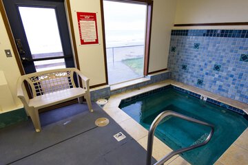 Indoor spa tub