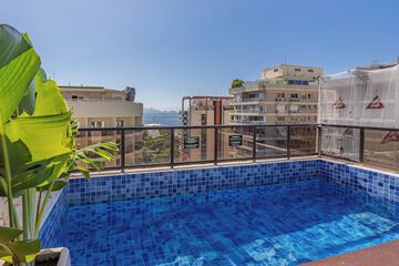 Rooftop pool