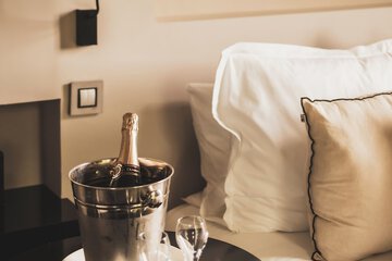 Champagne service