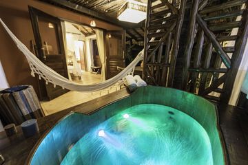 Private spa tub