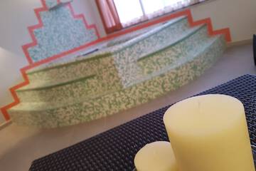 Indoor spa tub