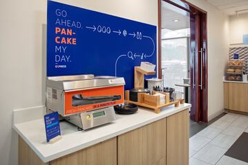 Breakfast/Coffee Service 32 of 47