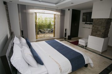 Jetted tub