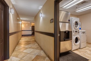 Ballroom/Hall 168 of 170