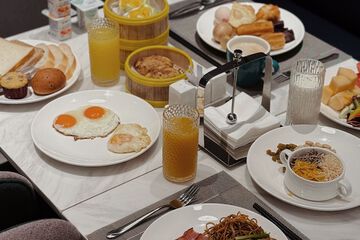 Breakfast buffet