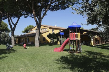Children's play area - outdoor