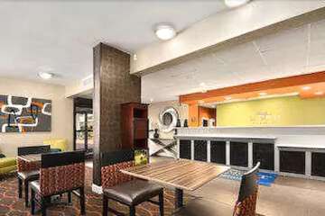 Hotel Interior 4 of 22