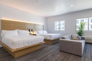 Room 43 of 81