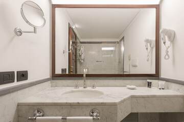 Bathroom sink