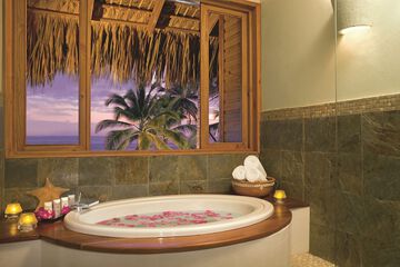 Jetted tub