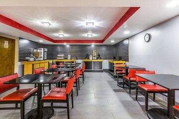 Breakfast/Coffee Service 34 of 35