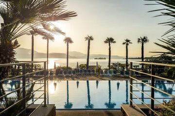 Rooftop pool