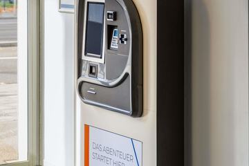 Check-in/check-out kiosk