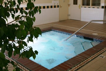 Indoor spa tub