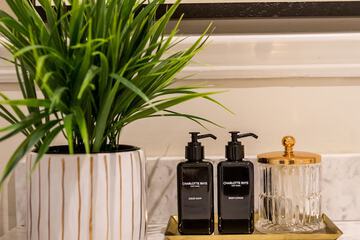 Bathroom amenities