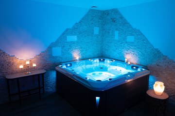 Jetted tub