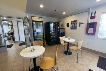 Hotel Interior 11 of 33