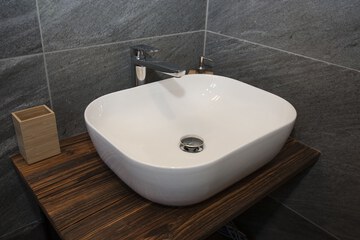 Bathroom sink