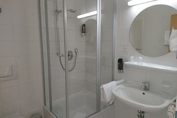 Bathroom shower