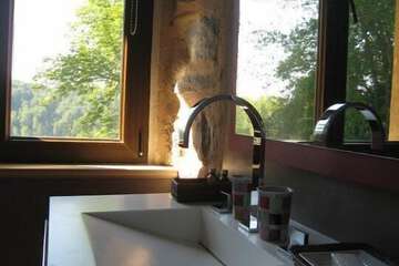 Bathroom sink