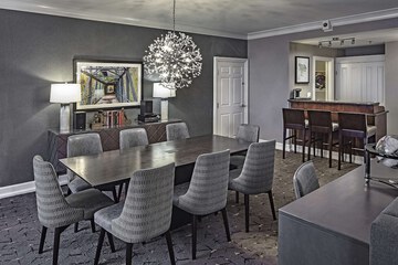 Lounge 57 of 64