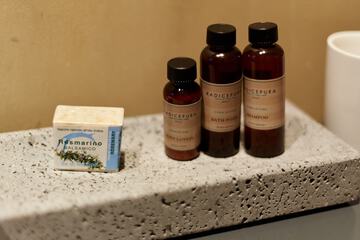 Bathroom amenities