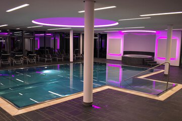 Exercise/lap pool